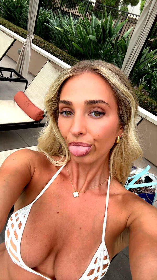 alexaadams30 image ~ Altpins