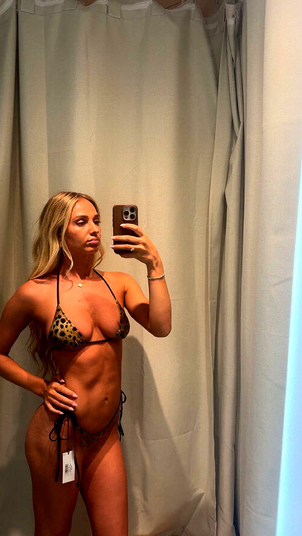 alexaadams30 image ~ Altpins