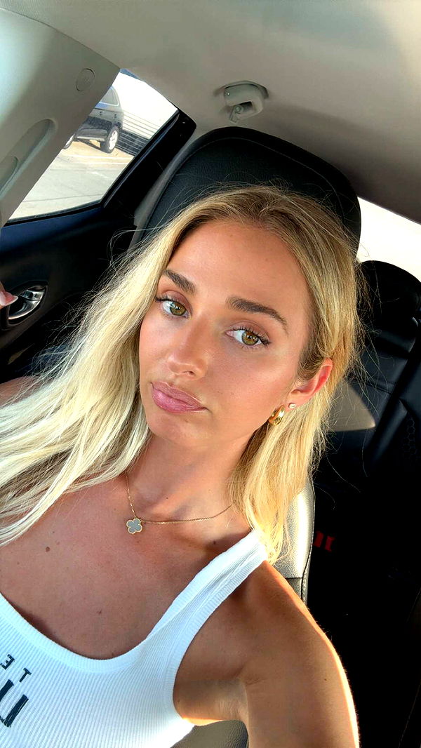 alexaadams30 image ~ Altpins