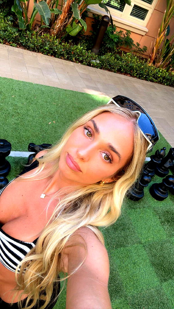 alexaadams30 image ~ Altpins