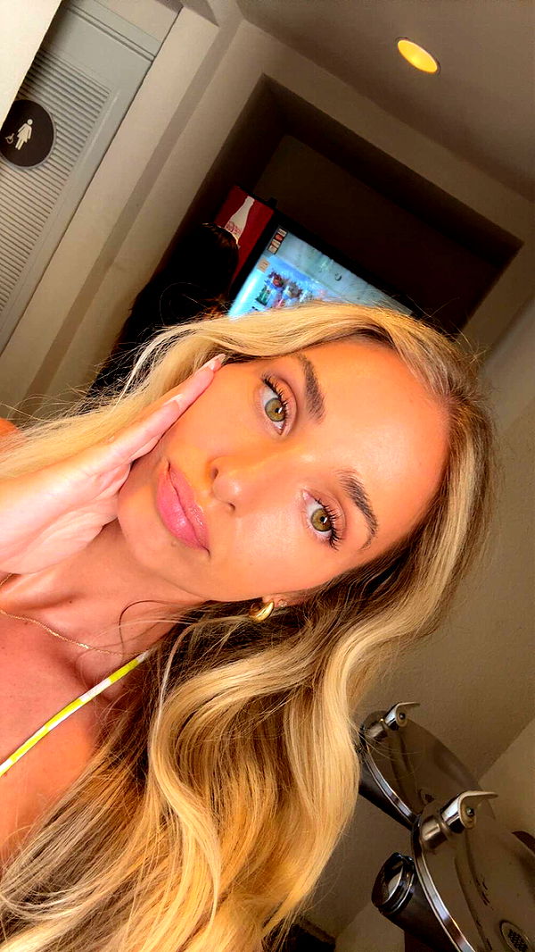 alexaadams30 image ~ Altpins