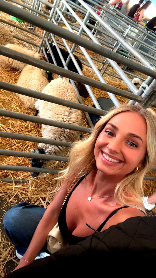 alexaadams30 image ~ Altpins