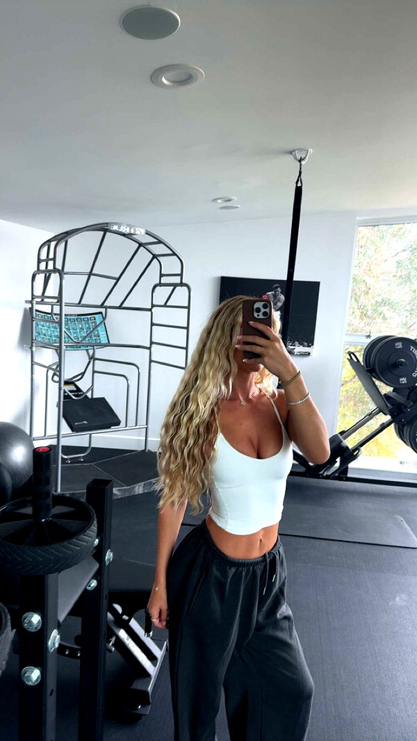 alexaadams30 image ~ Altpins