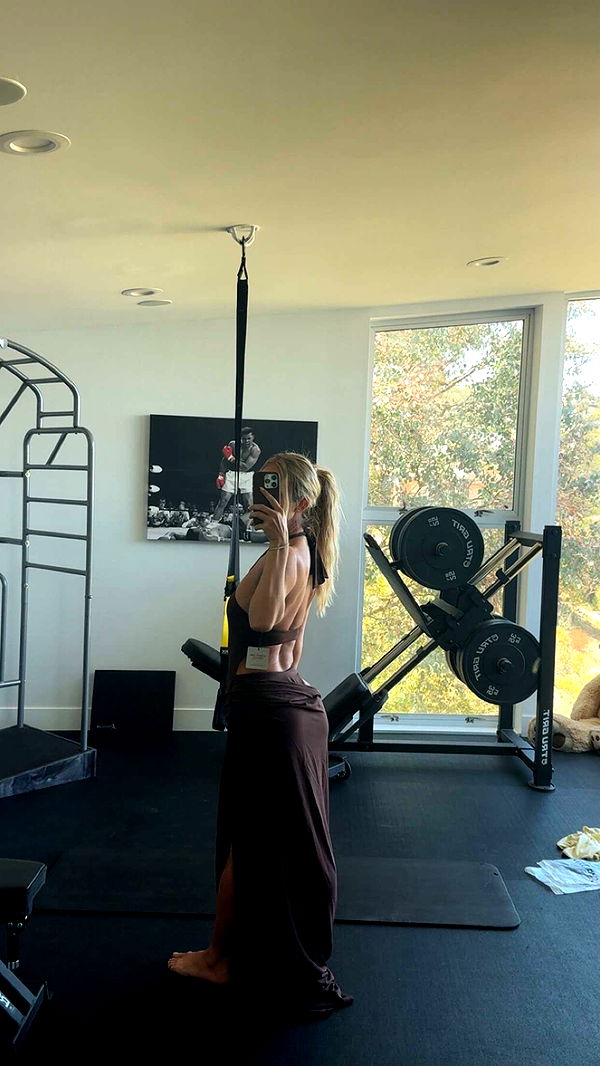 alexaadams30 image ~ Altpins