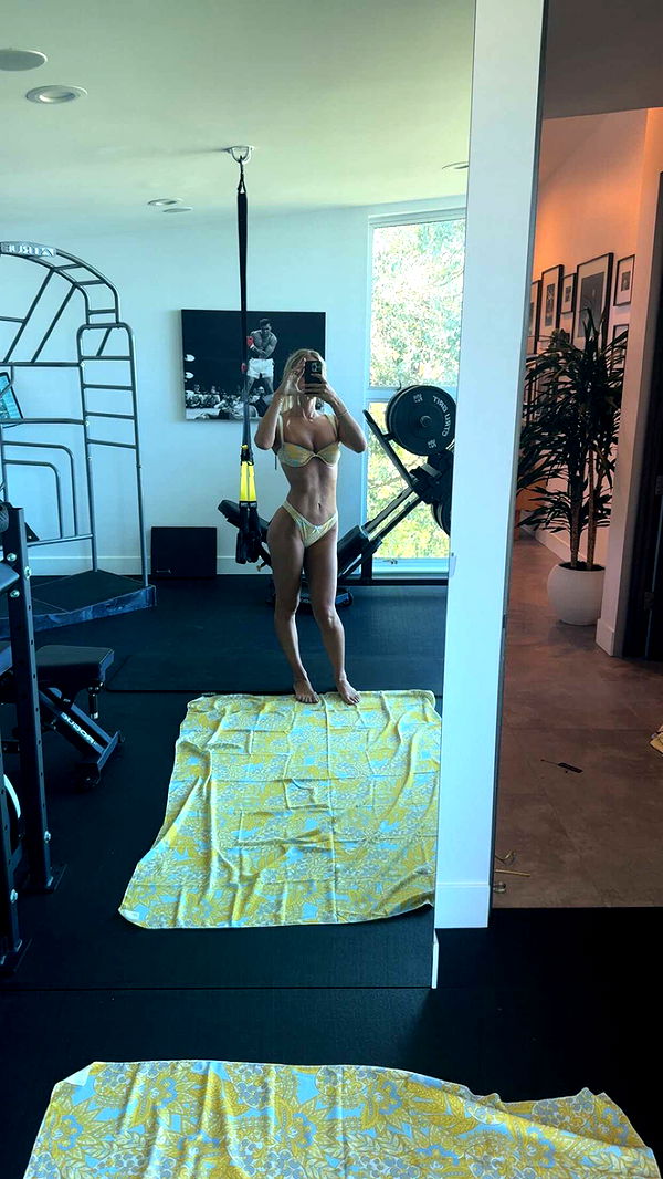 alexaadams30 image ~ Altpins