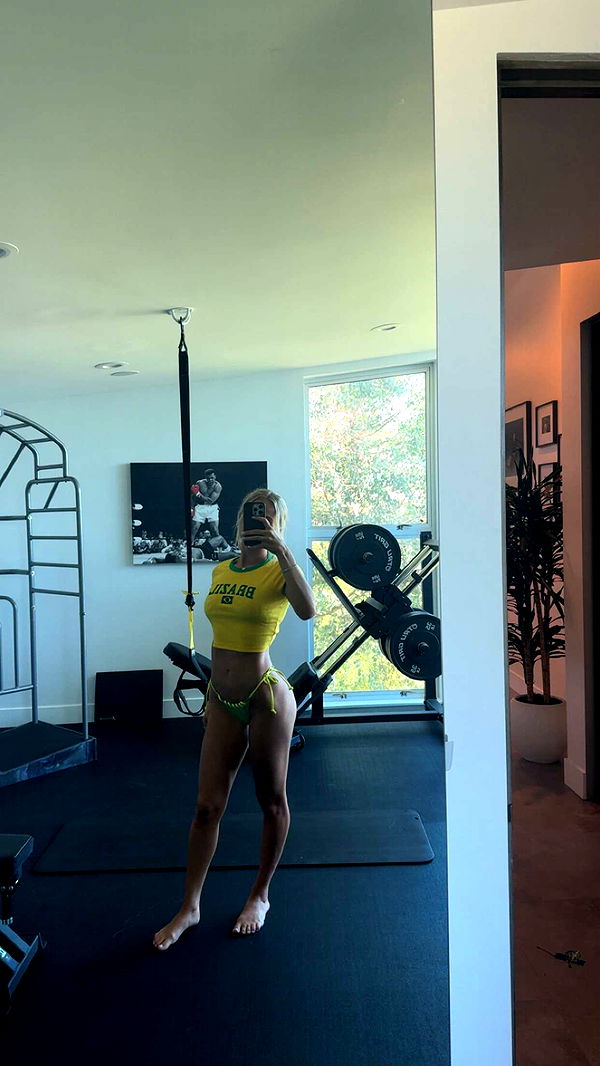 alexaadams30 image ~ Altpins