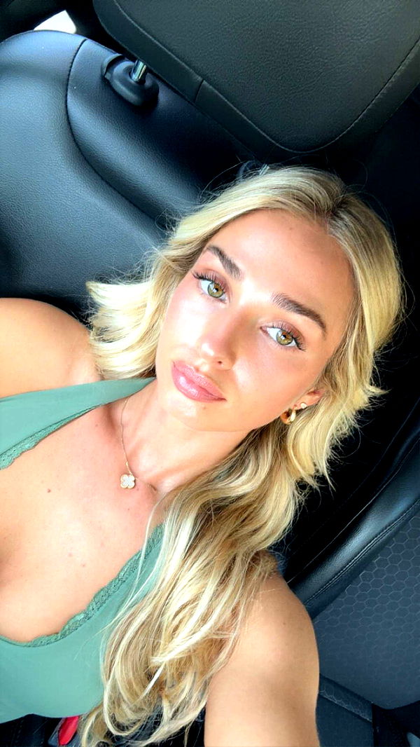 alexaadams30 image ~ Altpins