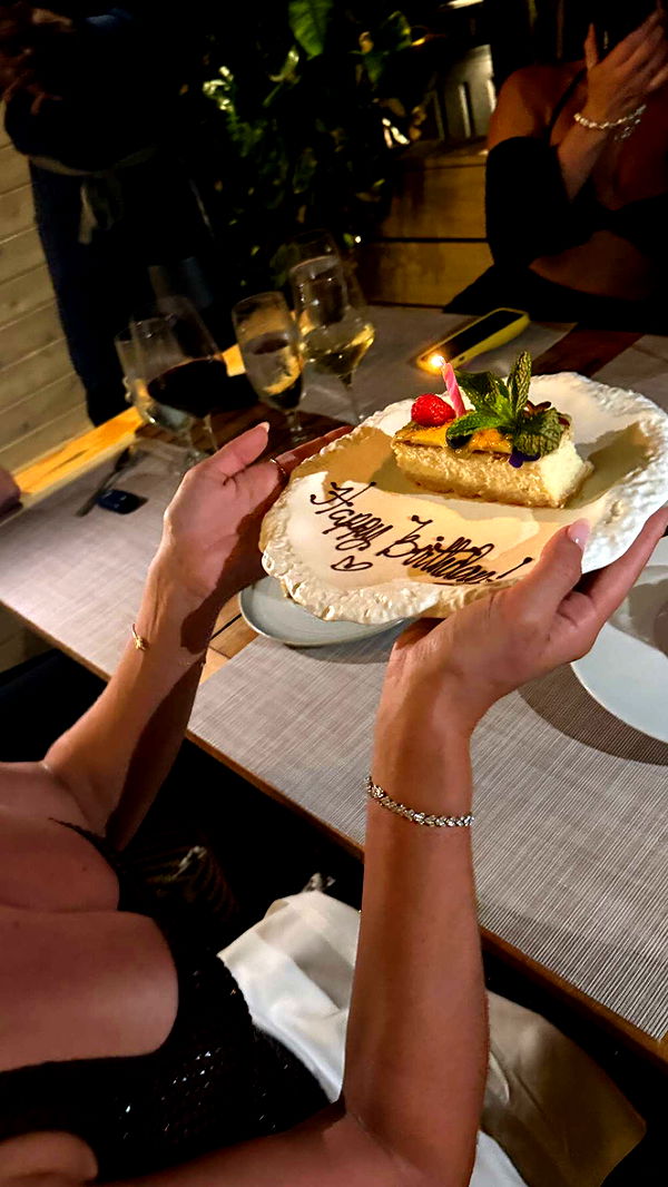 alexaadams30 image ~ Altpins