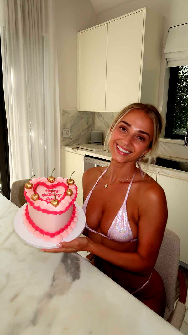 alexaadams30 image ~ Altpins