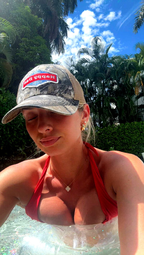 alexaadams30 image ~ Altpins