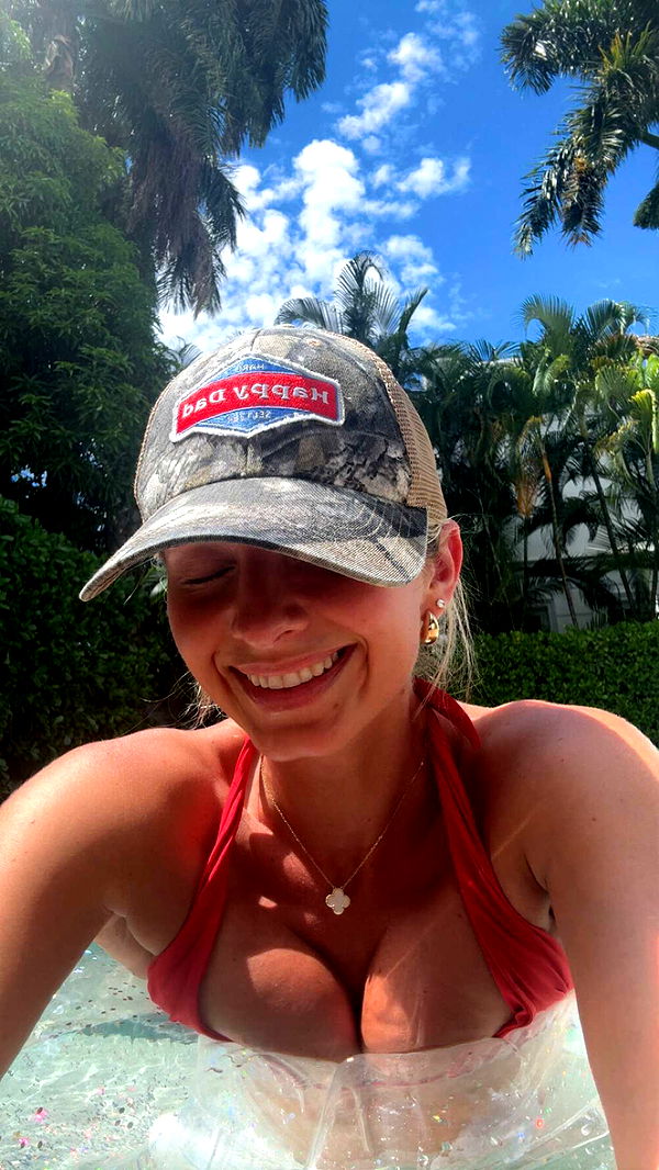 alexaadams30 image ~ Altpins