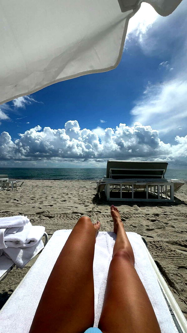 alexaadams30 image ~ Altpins