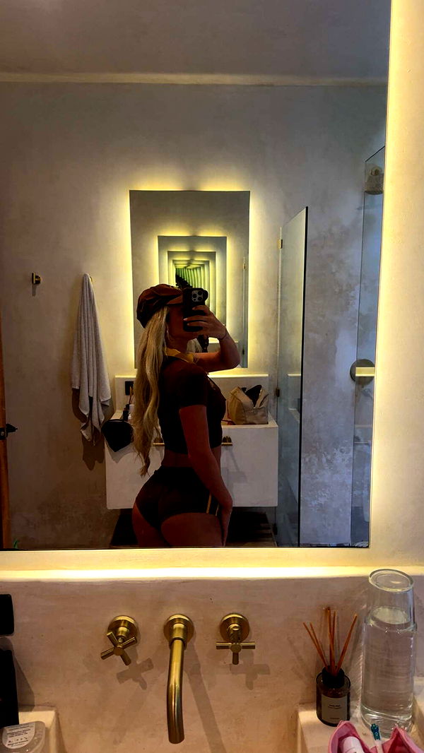 alexaadams30 image ~ Altpins