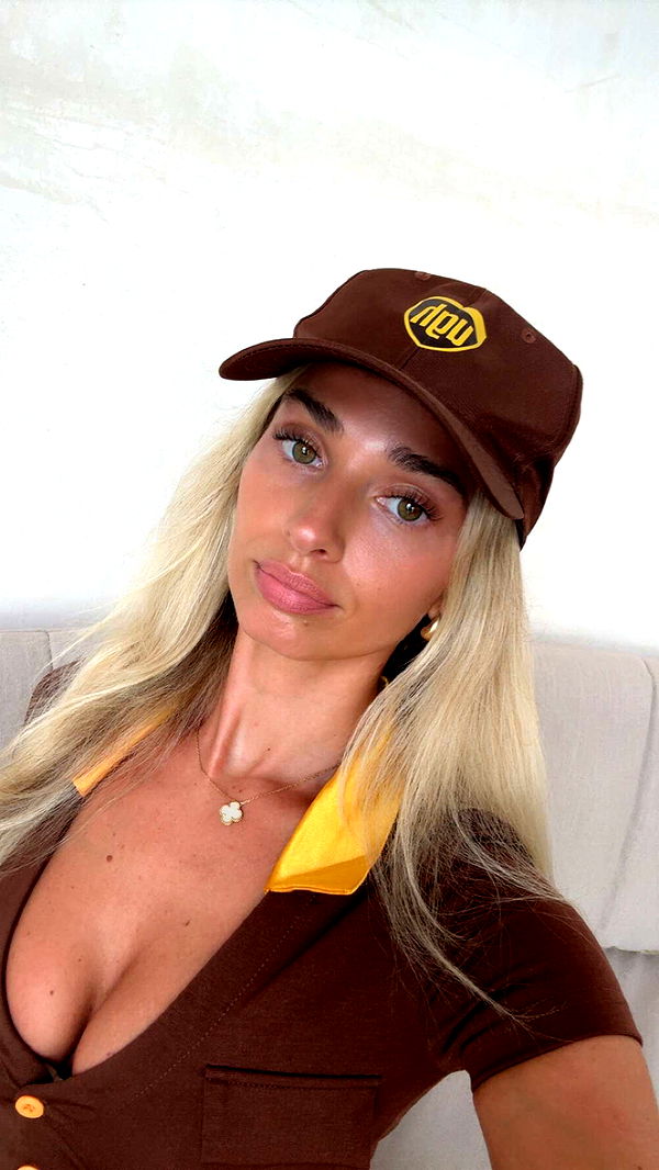 alexaadams30 image ~ Altpins