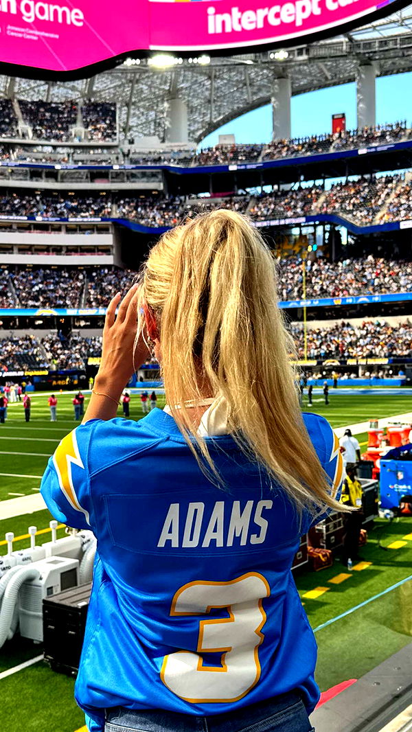 alexaadams30 image ~ Altpins