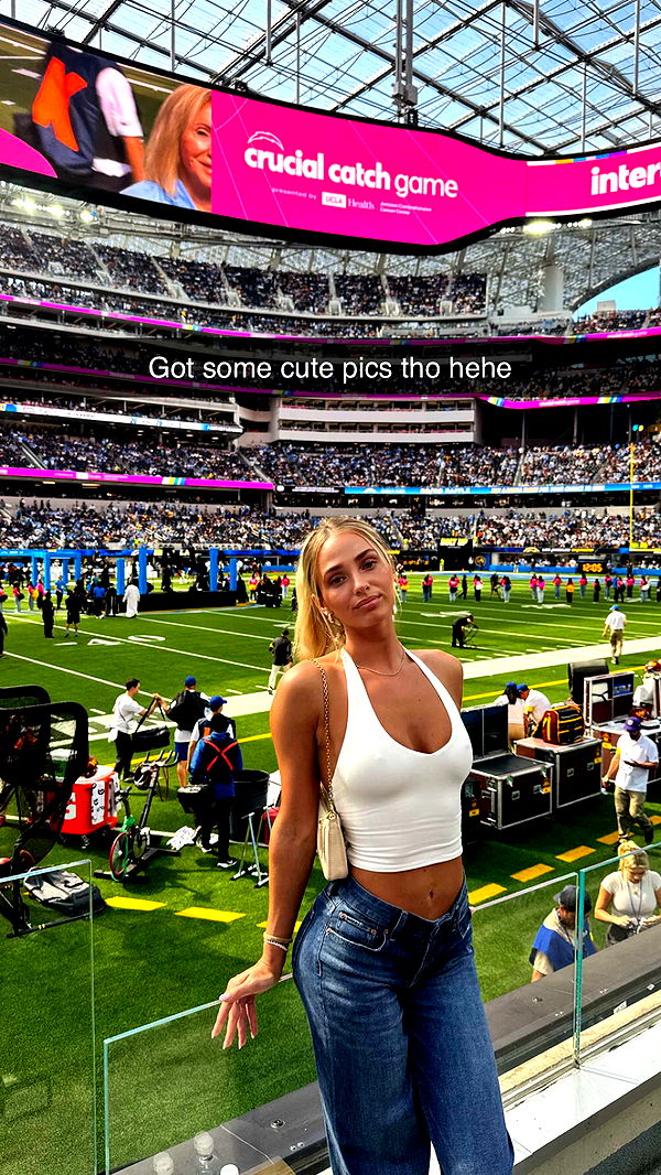 alexaadams30 image ~ Altpins