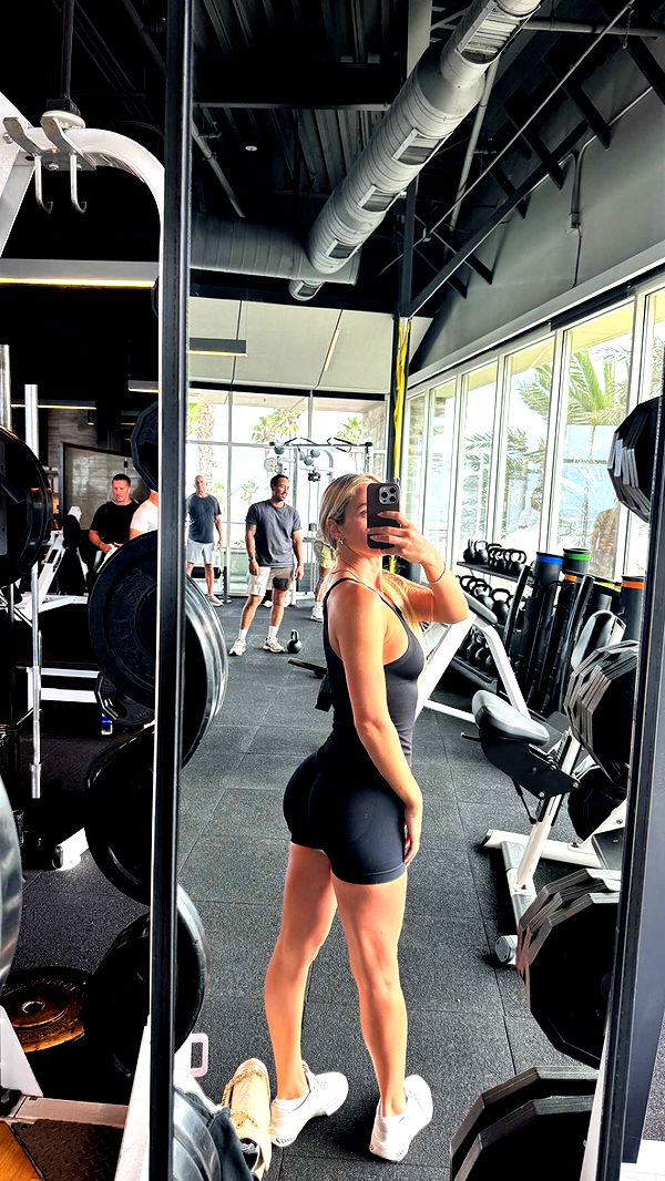 alexaadams30 image ~ Altpins