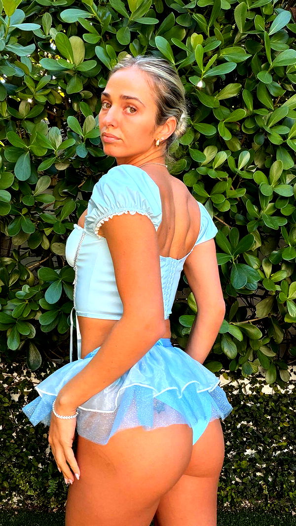 alexaadams30 image ~ Altpins