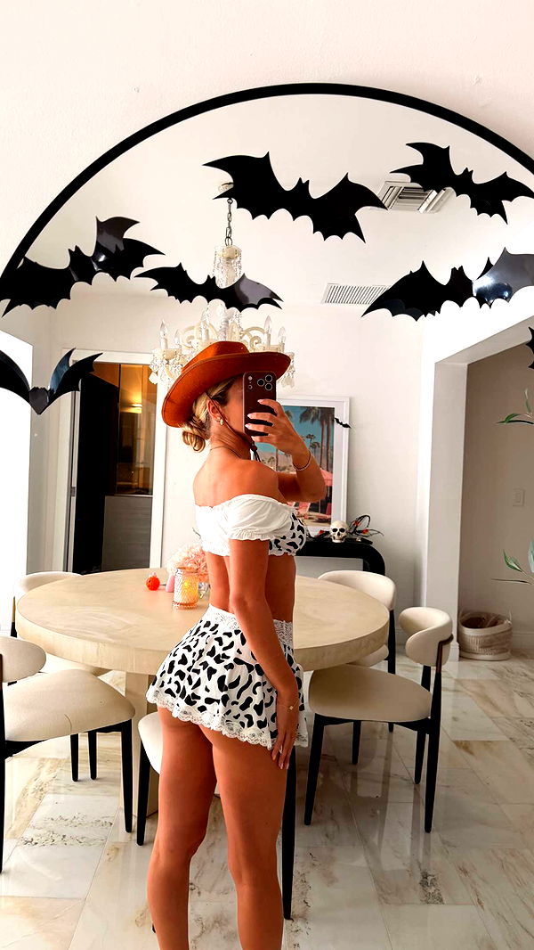 alexaadams30 image ~ Altpins