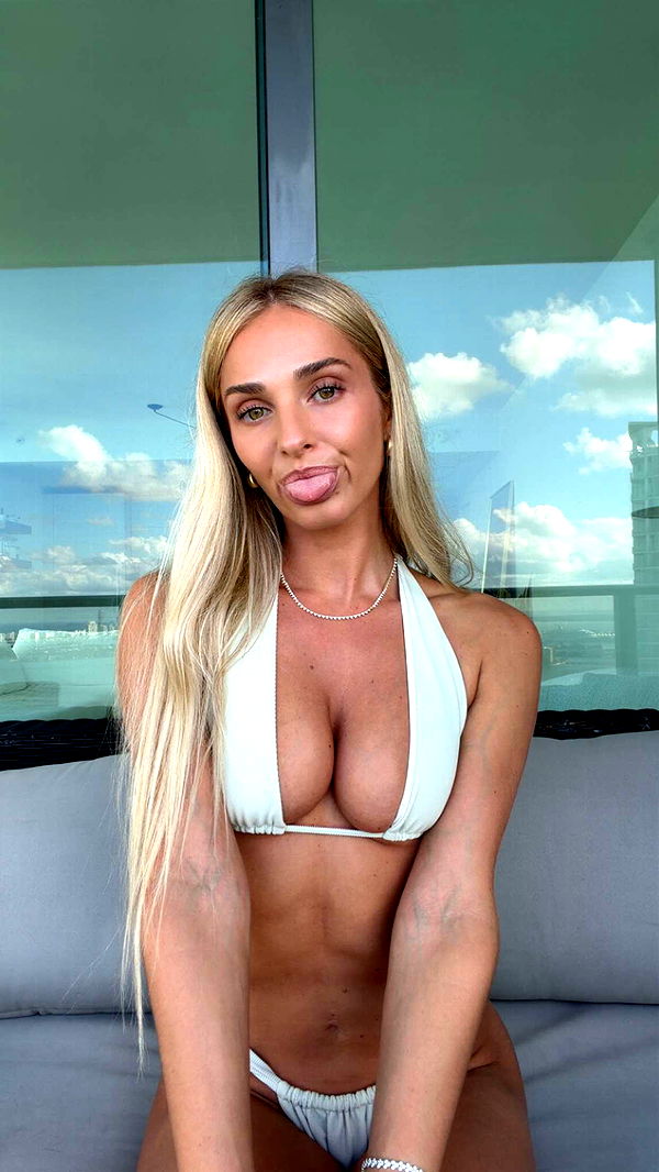 alexaadams30 image ~ Altpins