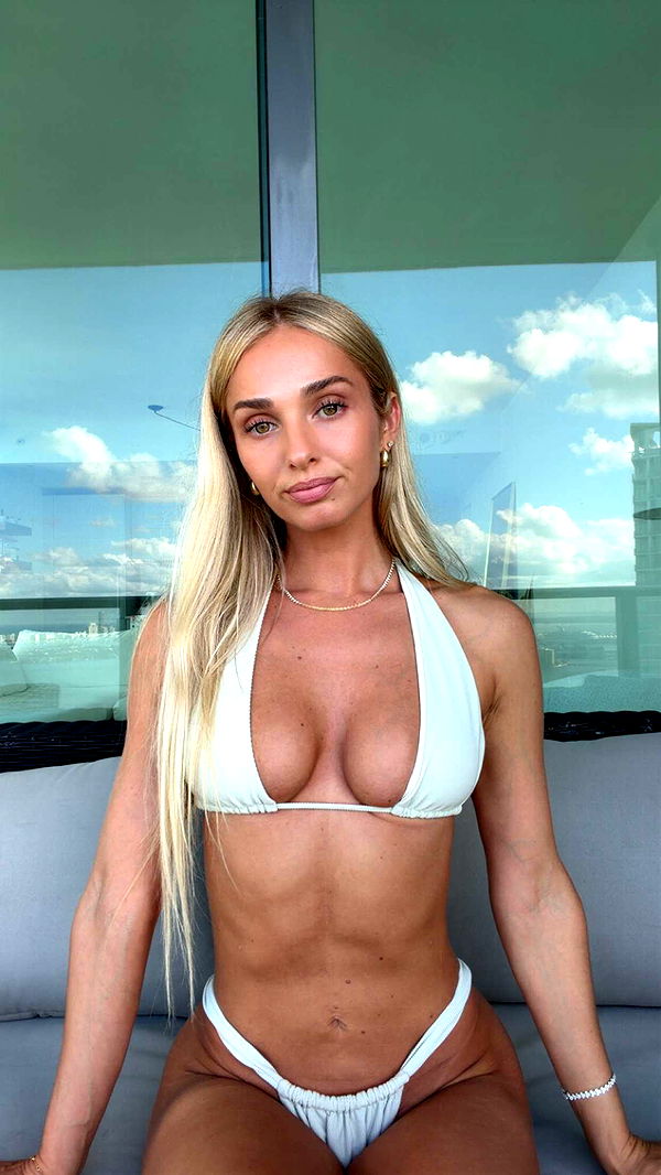 alexaadams30 image ~ Altpins