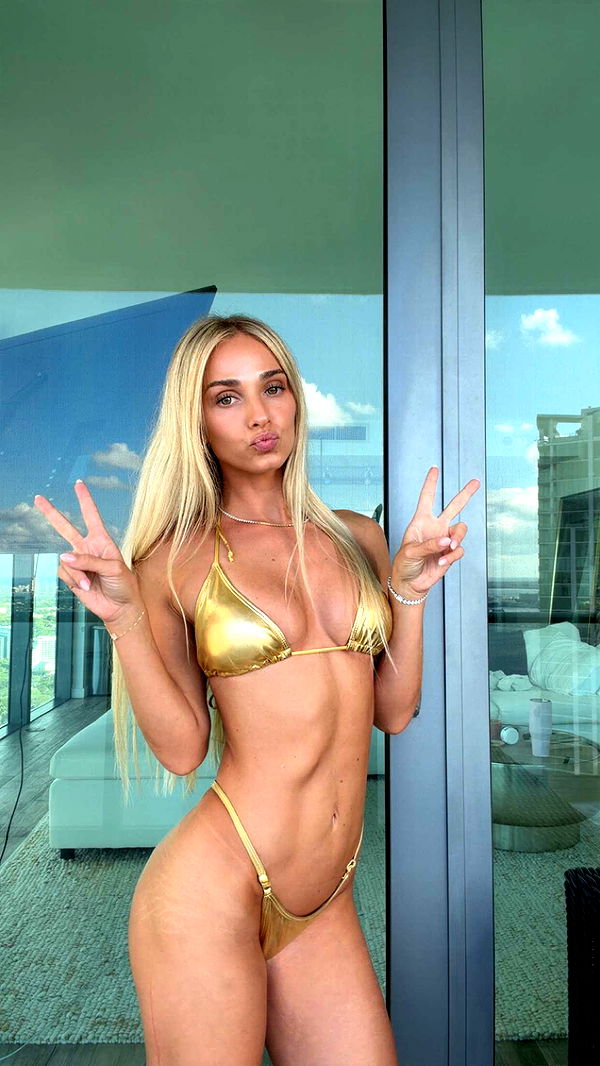 alexaadams30 image ~ Altpins