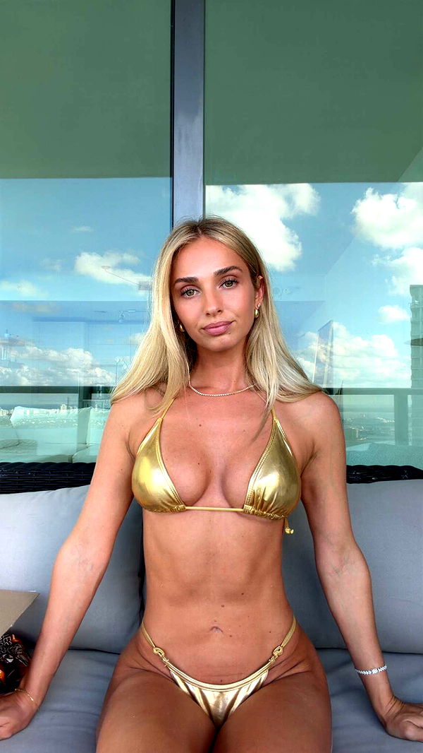 alexaadams30 image ~ Altpins