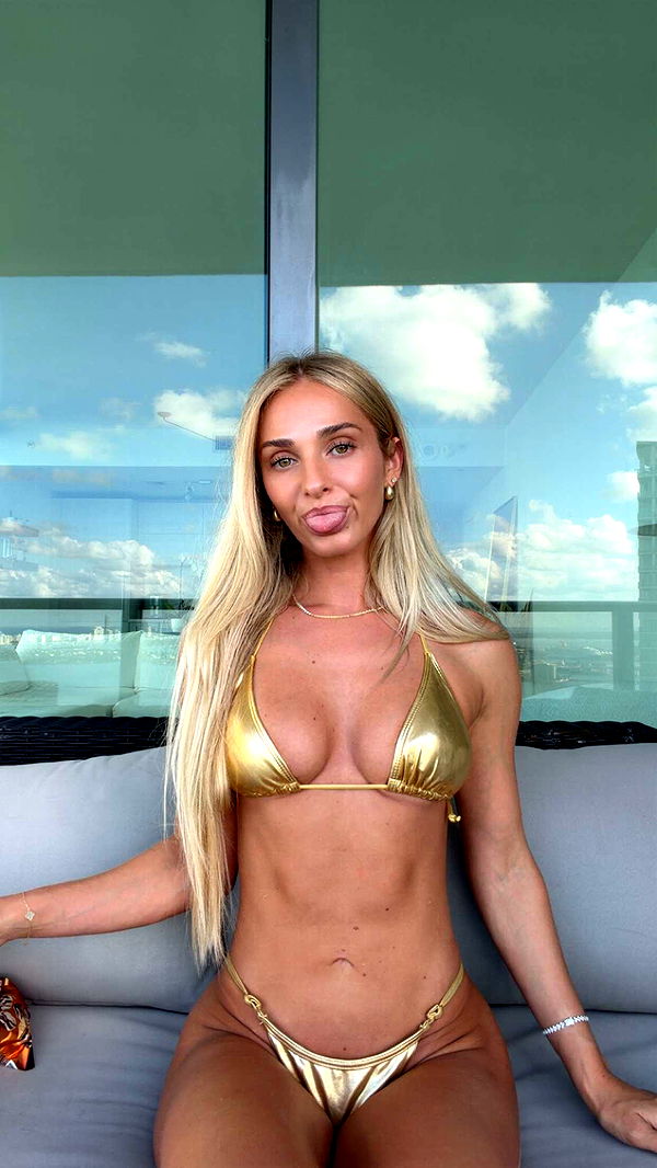 alexaadams30 image ~ Altpins