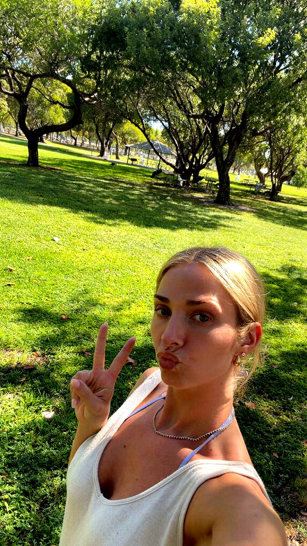 alexaadams30 image ~ Altpins