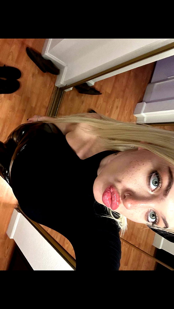 aleximarianna snapchat image archive image