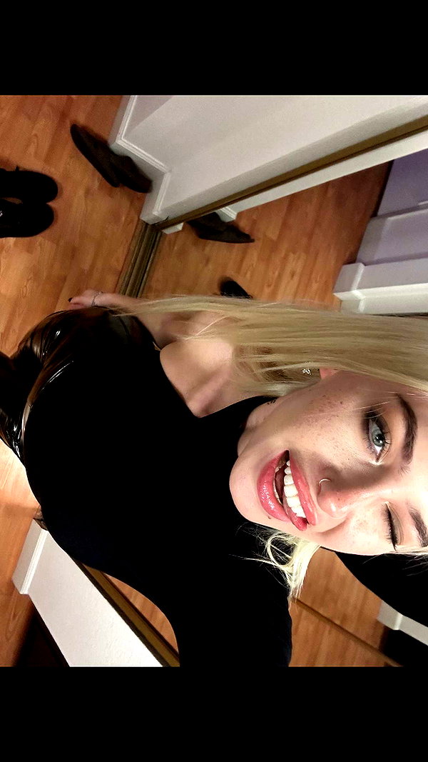 aleximarianna snapchat image archive image
