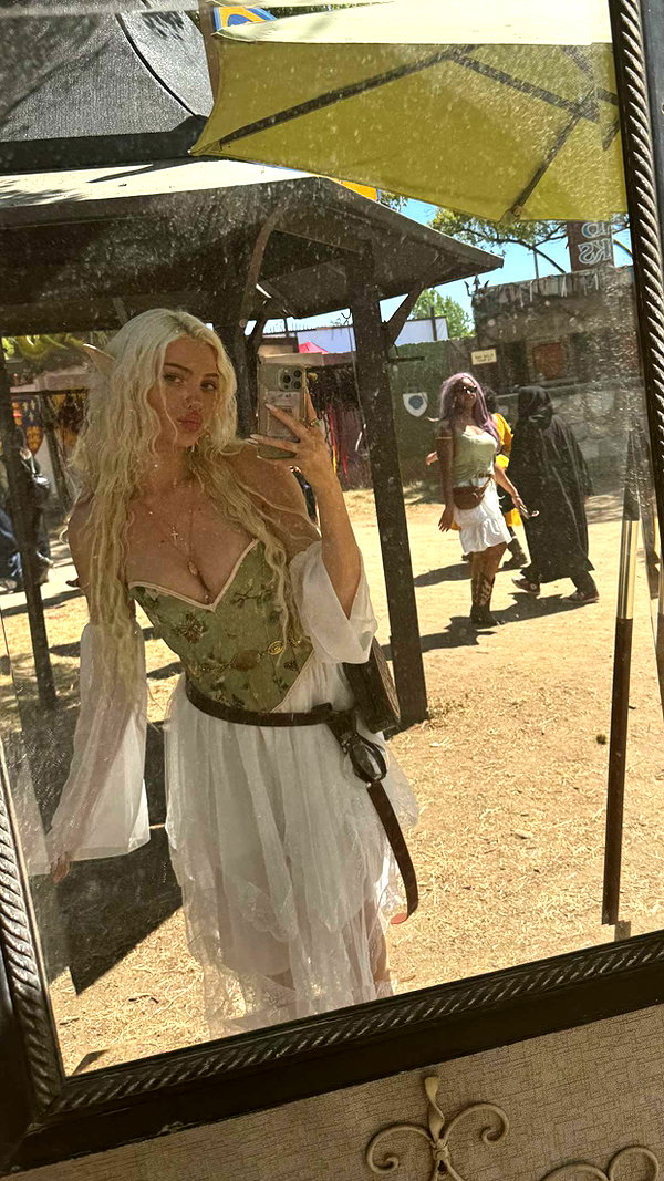 aleximarianna snapchat image archive image