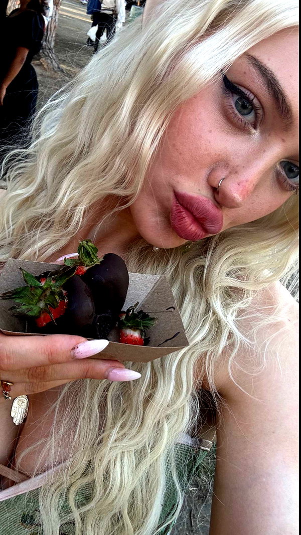 aleximarianna snapchat image archive image