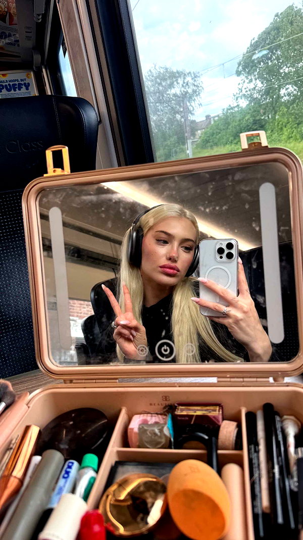 aleximarianna snapchat image archive image