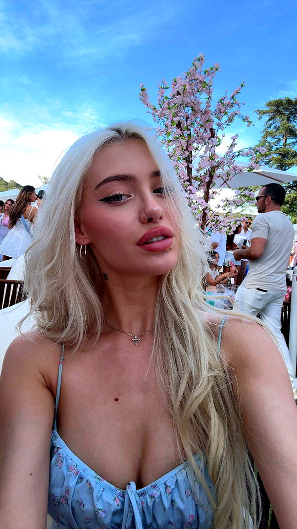 aleximarianna snapchat image archive image
