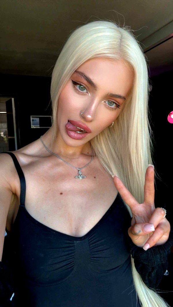 aleximarianna snapchat image archive image