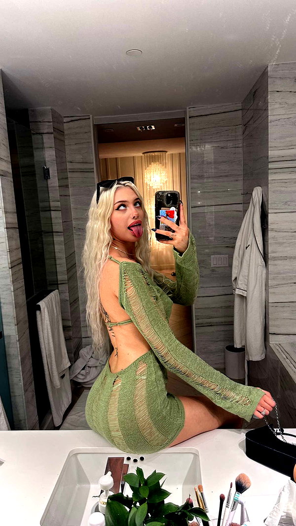 aleximarianna snapchat image archive image