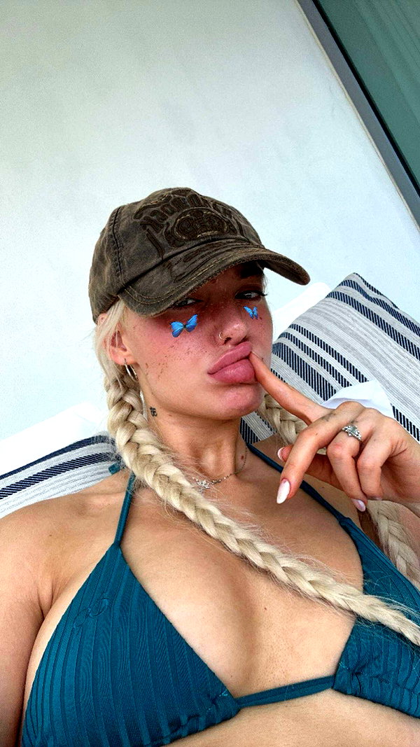 aleximarianna snapchat image archive image