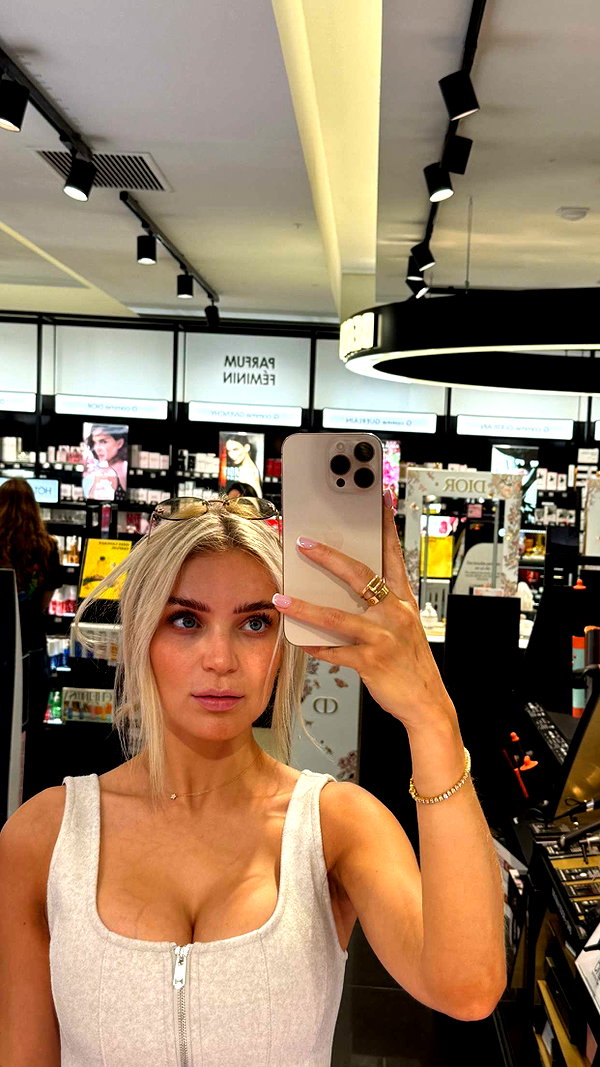 alexissshv snapchat image archive image