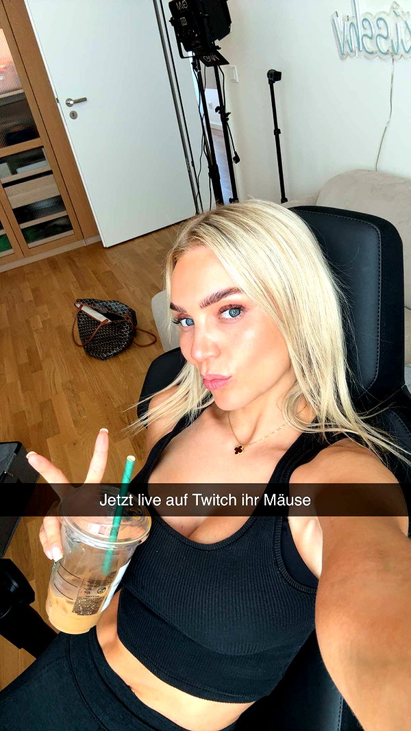 alexissshv snapchat image archive image