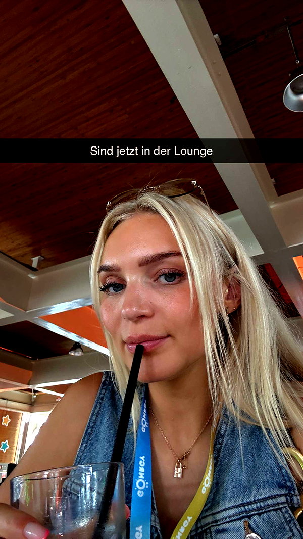 alexissshv snapchat image archive image