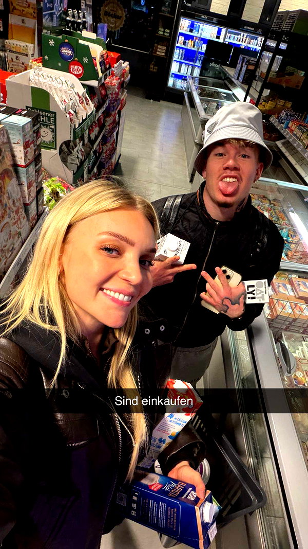 alexissshv snapchat image archive image