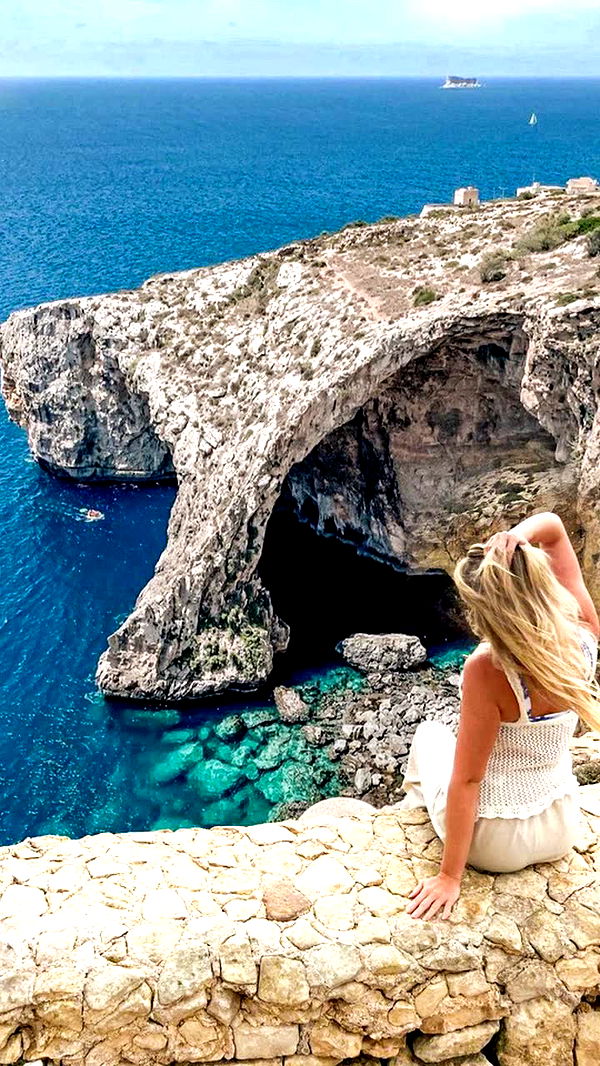 alisonbowles image ~ Altpins