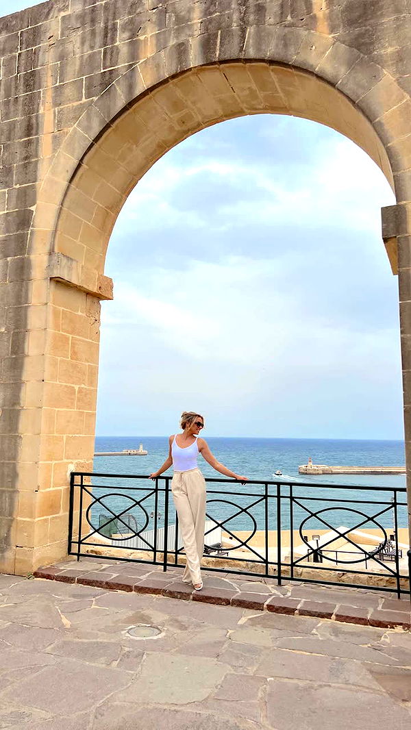 alisonbowles image ~ Altpins