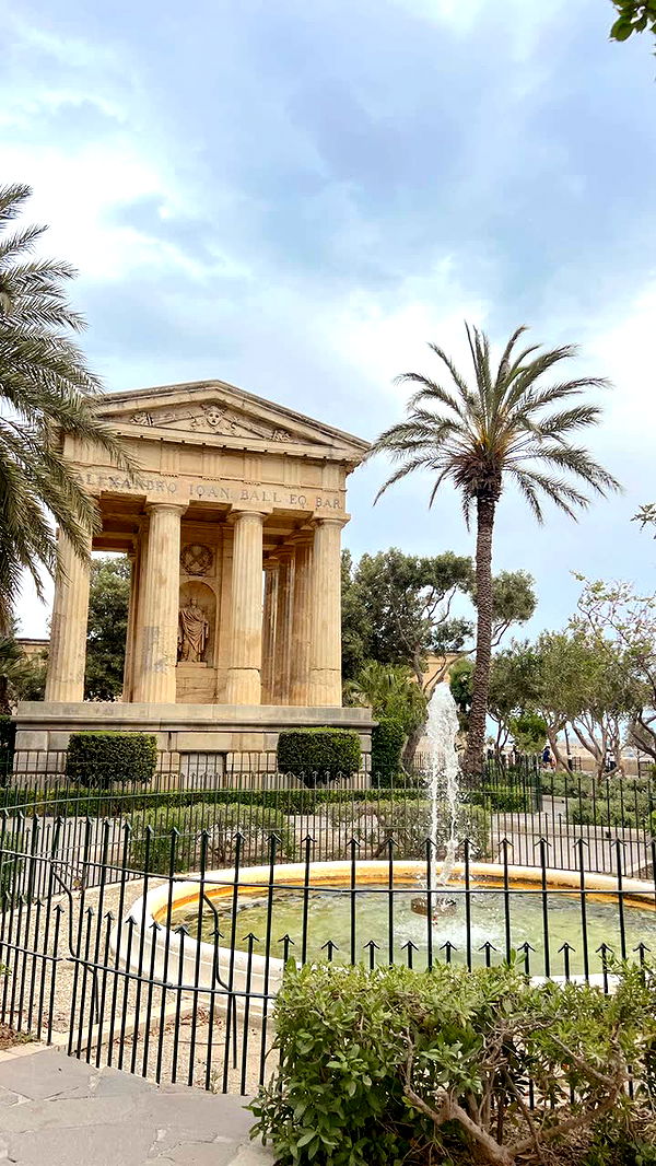 alisonbowles image ~ Altpins