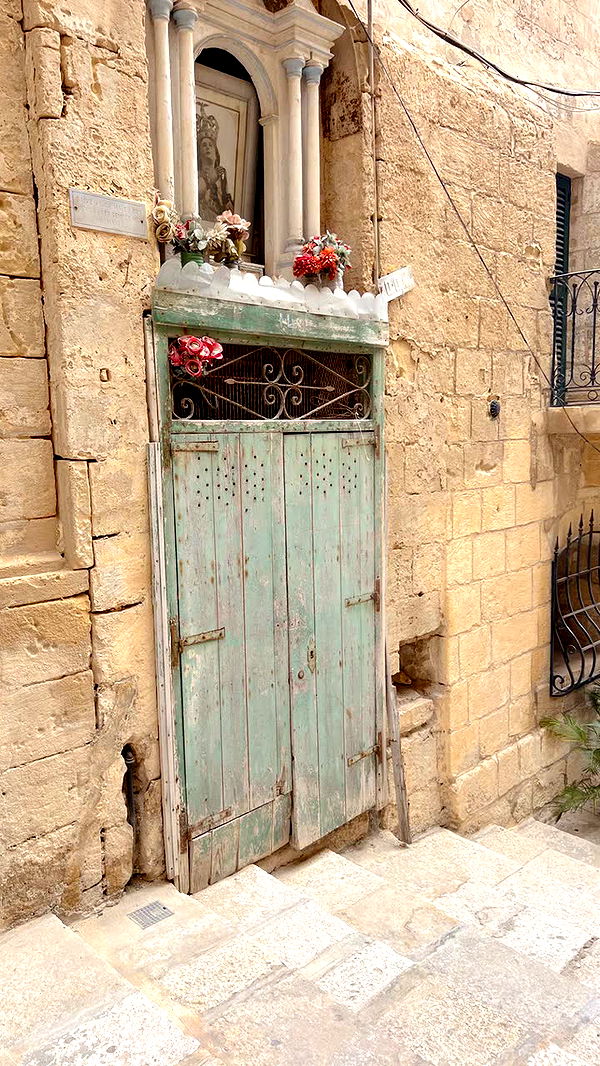 alisonbowles image ~ Altpins