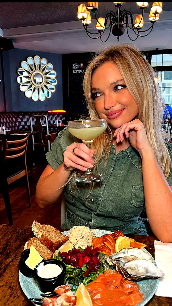 alisonbowles image ~ Altpins