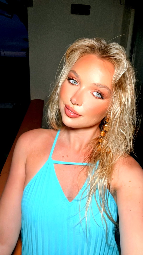 alisonbowles snapchat image archive image