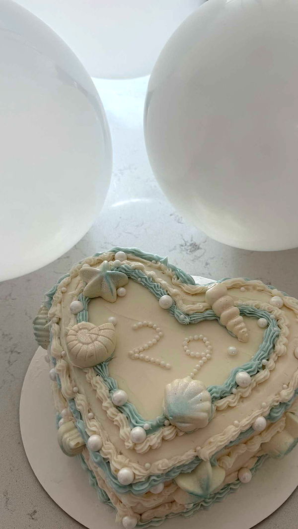 alisonbowles image ~ Altpins