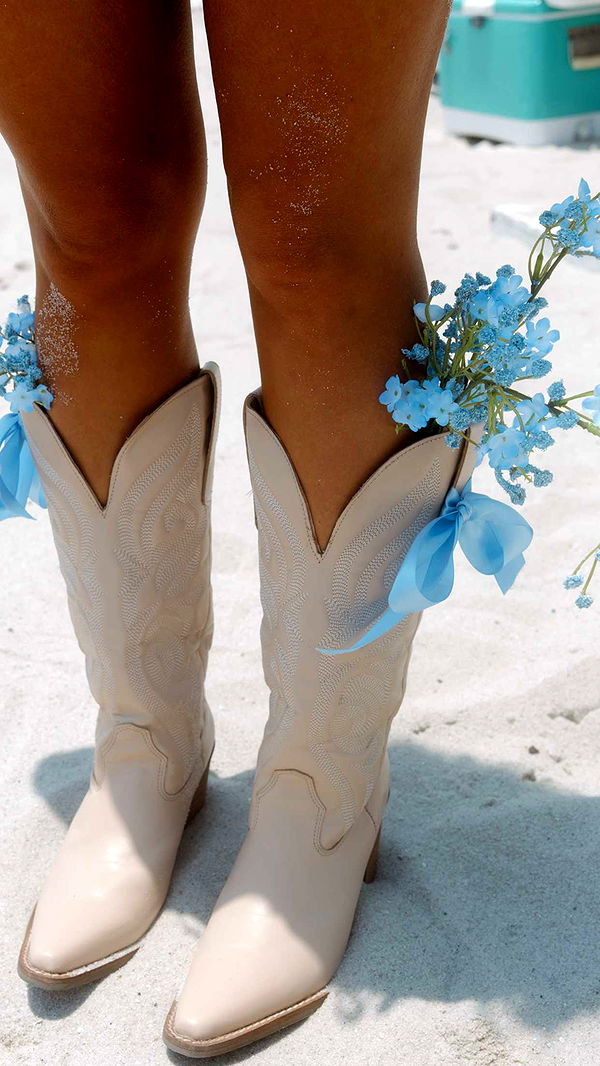 alisonbowles image ~ Altpins